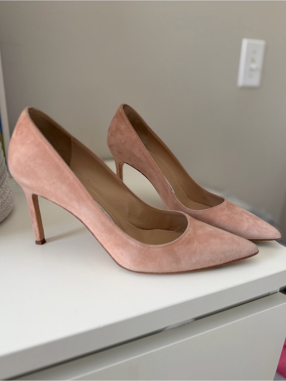 Manolo Blahnik Pink Suede Pointed-Toe Pumps 37.5